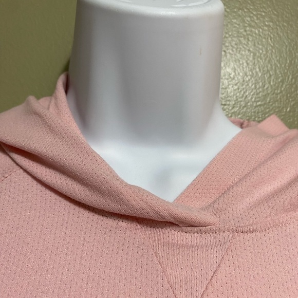 Lightweight Pink Under Armour Hoodie, Size M - Picture 4 of 5